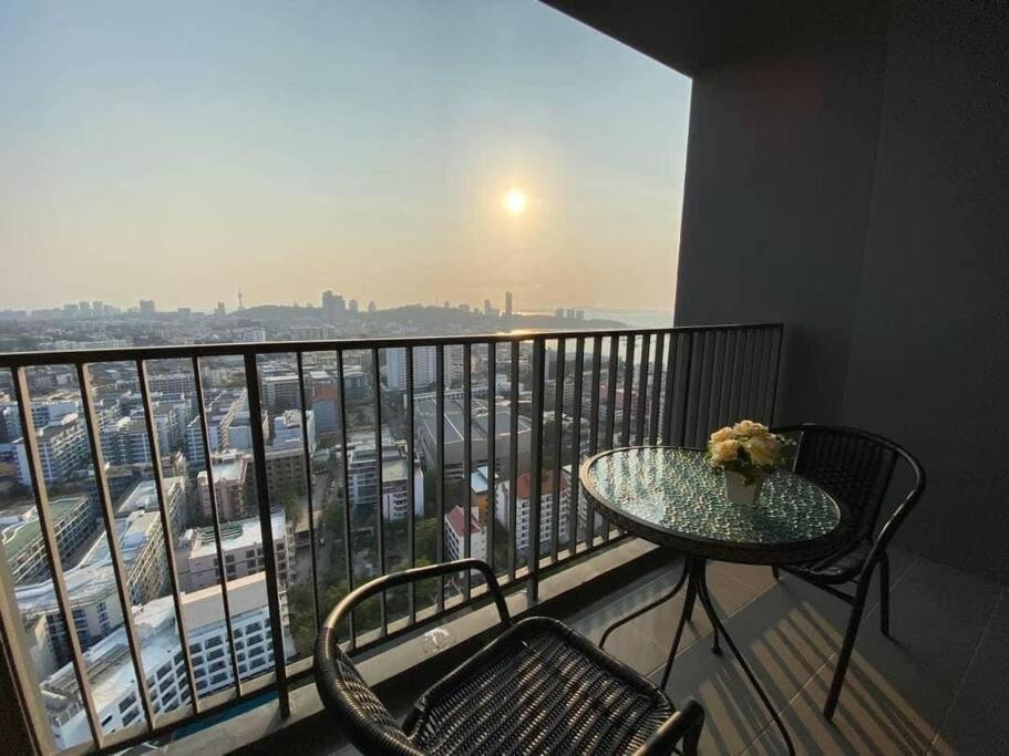 The Base Central Pattaya 2Bed King&Queen Sky Seaview & Infinity Pool Exteriör bild