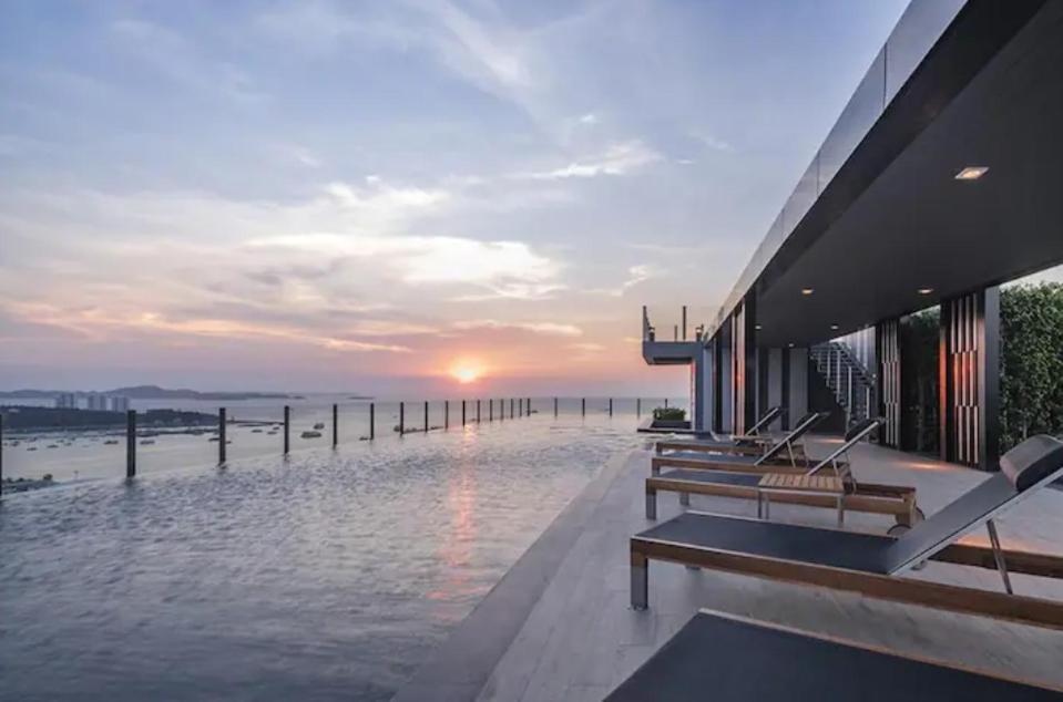 The Base Central Pattaya 2Bed King&Queen Sky Seaview & Infinity Pool Exteriör bild